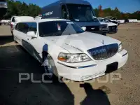 2007 Lincoln Town photo