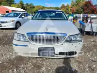2007 Lincoln Town фото
