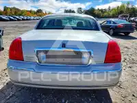2007 Lincoln Town фото