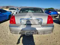 2007 Lincoln Town фото