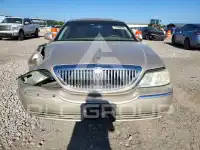 2007 Lincoln Town фото