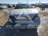 2007 Lincoln Town photo