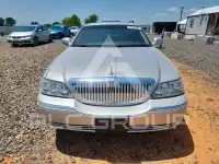 2007 Lincoln Town фото