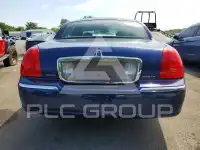 2007 Lincoln Town photo
