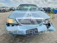 2008 Lincoln Town photo