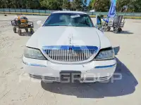 2008 Lincoln Town фото