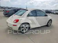 2008 Volkswagen BEETLE photo