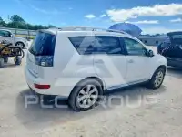 2009 Mitsubishi OUTLANDER photo