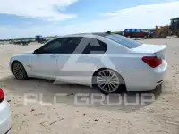 2009 BMW 750 photo