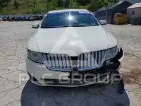 2009 Lincoln MKS photo