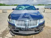 2009 Lincoln MKS photo