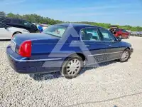 2009 Lincoln Town photo