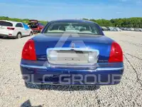 2009 Lincoln Town photo