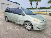 2009 Toyota SIENNA photo