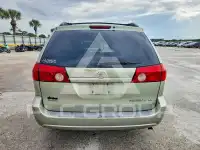 2009 Toyota SIENNA photo