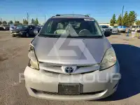2009 Toyota SIENNA photo