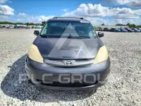 2009 Toyota SIENNA фото