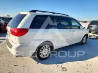 2009 Toyota SIENNA photo