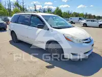 2009 Toyota SIENNA photo
