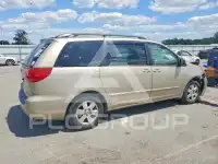 2009 Toyota SIENNA photo