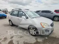 2009 KIA Rondo photo