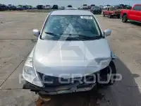2010 Nissan VERSA photo