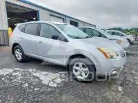 2010 Nissan ROGUE photo