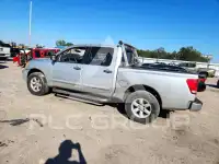 2010 Nissan TITAN photo