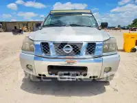 2010 Nissan TITAN фото