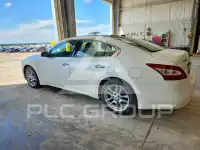 2010 Nissan MAXIMA photo