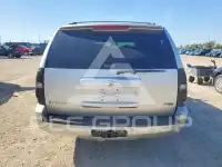 2010 Chevrolet Suburan photo