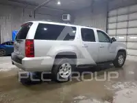 2010 Chevrolet Suburan photo