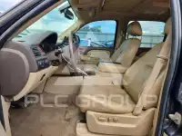 2010 Chevrolet Suburan photo