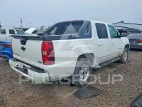2010 Chevrolet Avalanche photo