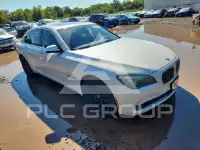 2010 BMW 750 фото