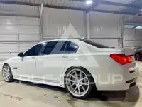2010 BMW 750 фото