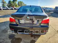 2010 BMW 528 photo