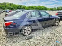 2010 BMW 528 photo