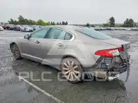 2010 Jaguar XF photo