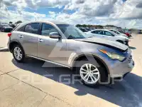 2010 Infinity FX35 фото