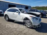 2010 Infinity FX35 photo