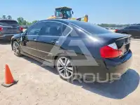 2010 Infinity M35 photo