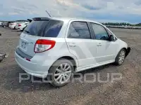 2010 Suzuki SX4 photo