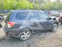 2010 Subaru Forester photo