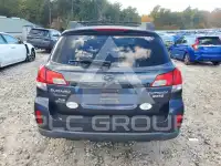2010 Subaru Outback photo