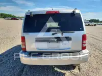 2010 Jeep LIBERTY фото
