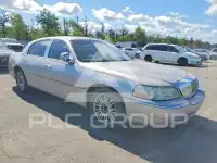 2010 Lincoln Town photo