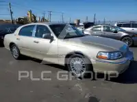 2010 Lincoln Town photo