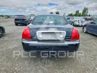 2010 Lincoln Town фото