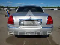 2010 Lincoln Town photo